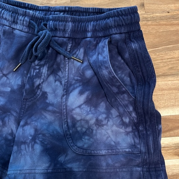 Athleta Farallon shorts - Picture 3 of 7